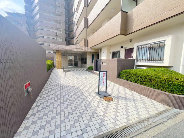 スカイハイツ波多江のエントランス