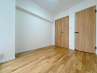 【洋室】 | シティライフ野間レイクビュー☆仲介手数料半額☆ | 一人ひとり快適な空間は違うからこそ、家具の配置もアレンジしやすいシンプルなデザインに。