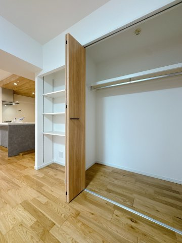 【収納】 | シティライフ野間レイクビュー☆仲介手数料半額☆ | リビングにもたっぷりの収納をご用意しております。お荷物が多くても安心です。