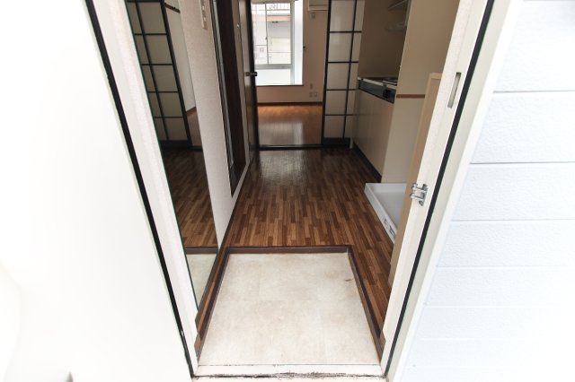 ベルメゾン・スギⅠの玄関