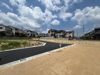 【前面道路含む現地写真】