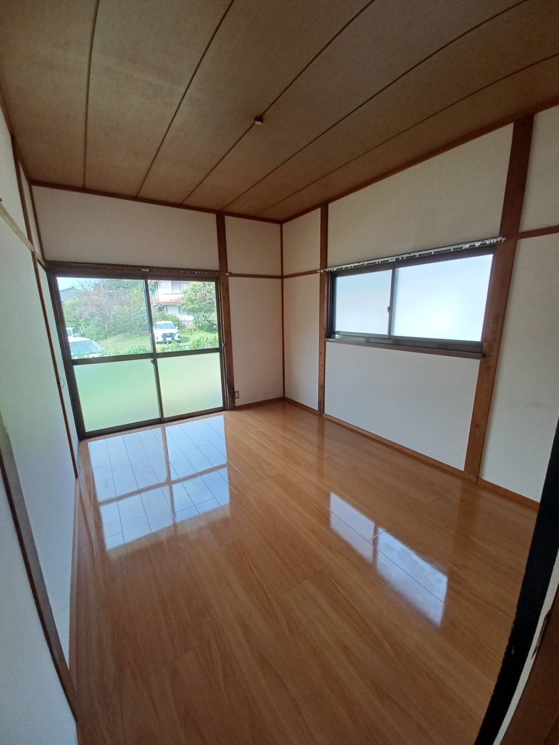 みどり宅建寺前貸家の洋室