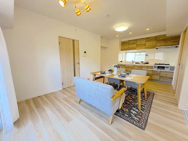 三愛シティライフ箱崎12の居間・リビング