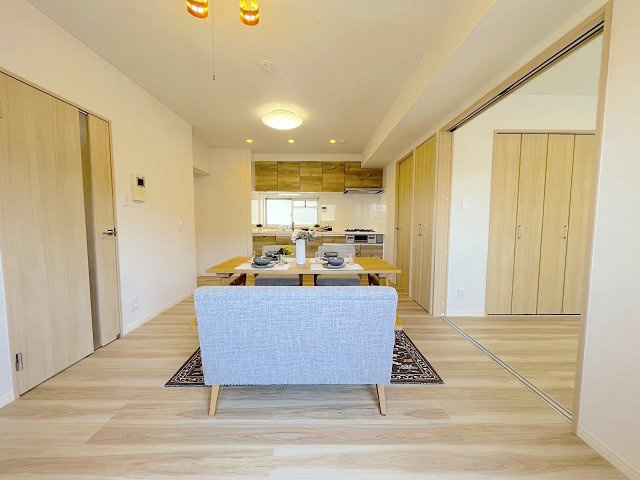 三愛シティライフ箱崎12の居間・リビング