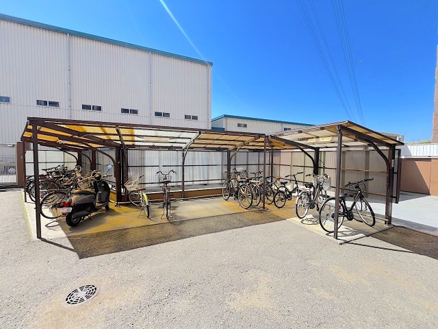 三愛シティライフ箱崎12の駐輪場