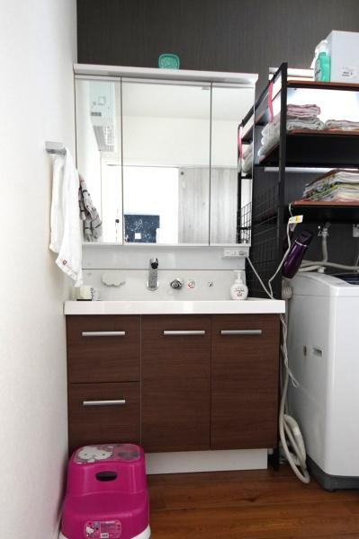 政所　中古の独立洗面台|収納性に優れた洗面台