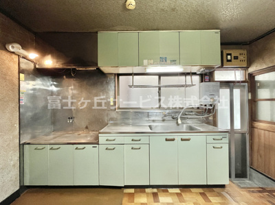 【収納】 | 磐田市見付河原町　中古住宅 | 階段下は収納になっています