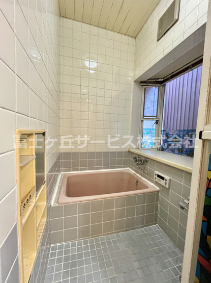 【独立洗面台】 | 磐田市見付河原町　中古住宅 | 独立洗面台、小物を置くことができて便利です