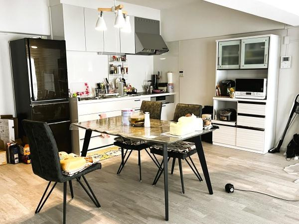 パークサイドいののキッチン|キッチンは料理がしやすく、調理スペースがたっぷりあります！広々とした調理台で、料理の手際がよくなり、ストレスも軽減されます。毎日の食事作りがもっと楽しくなるはずです！
