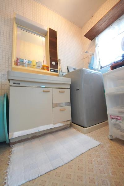 別府市新別府　中古戸建ての独立洗面台|独立洗面台があるので身支度もしやすい