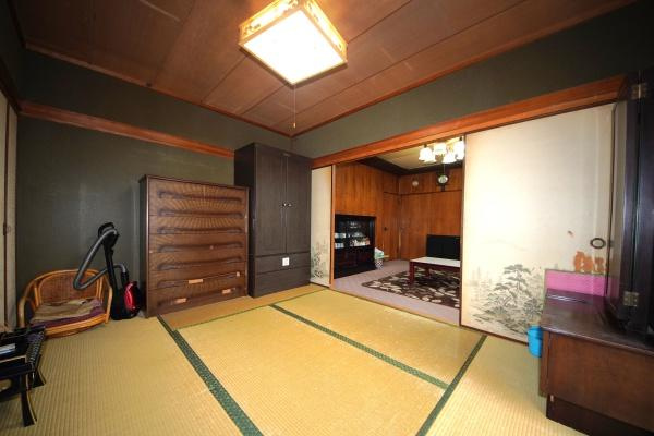 宮崎台　中古の和室|リビングは和室と繋がっているので、思いのままに広々と使えますね！家族や友人との楽しい時間を過ごしたり、くつろぎの一時を楽しんだり♪ 日々の生活がもっと快適に、和室の温もりが心地良い空間を作り出します！