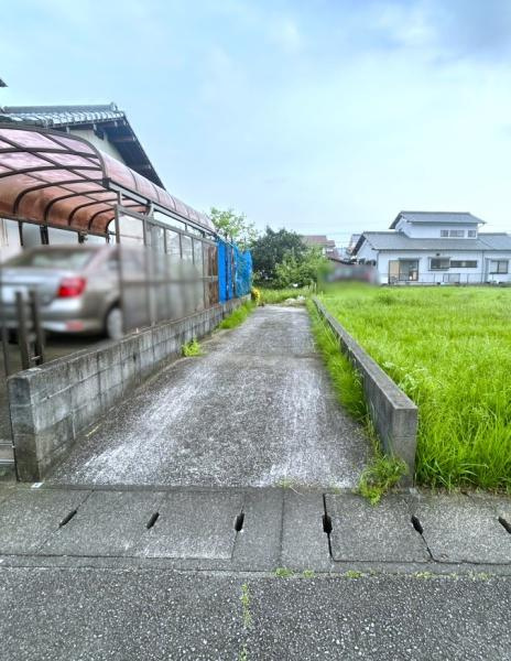 坂ノ市南3丁目　土地の前面道路含む現地写真