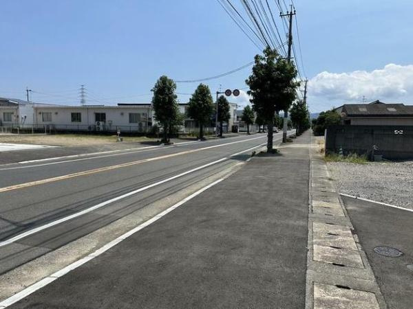 大分市横塚一丁目　住宅用地の前面道路含む現地写真
