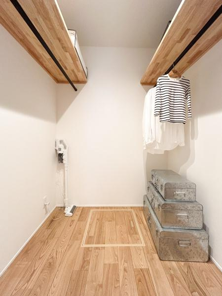 片島　モデルハウス物件の収納|1Fファミリークローゼット