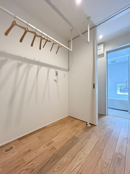 片島　モデルハウス物件の収納|洗面に繋がるシューズクローク