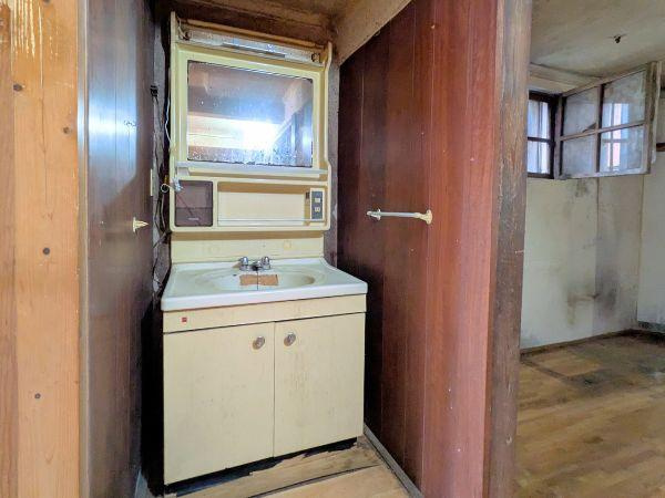 臼杵市大字望月　中古住宅(2棟)の独立洗面台|洗面台