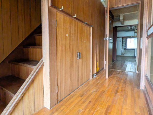 臼杵市大字望月　中古住宅(2棟)の収納|階段下収納