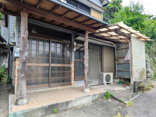 臼杵市大字望月　中古住宅(2棟)の玄関|玄関