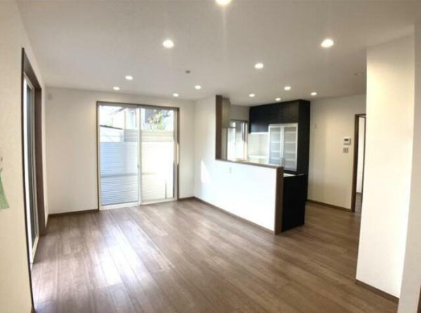 森町戸建て住宅　B棟の居間・リビング