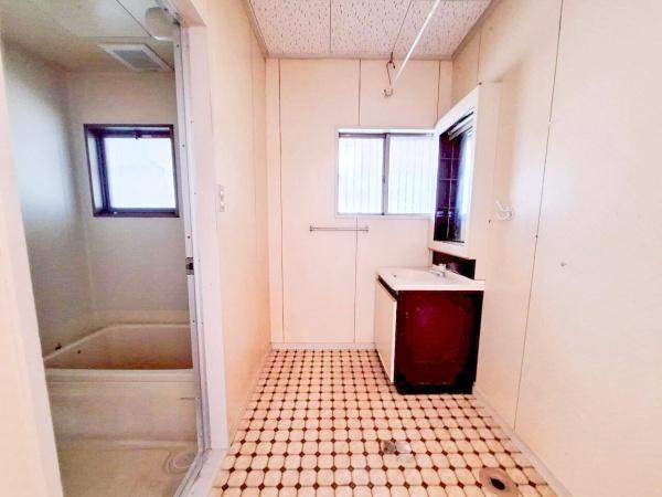 政所　中古戸建の独立洗面台|洗面所あり！