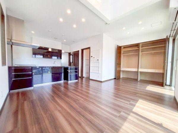 京が丘南　中古の居間・リビング|約17帖のLDK