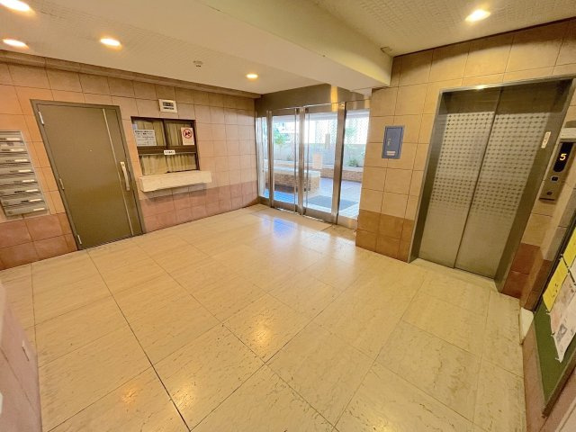 朝日プラザ大濠のエントランス