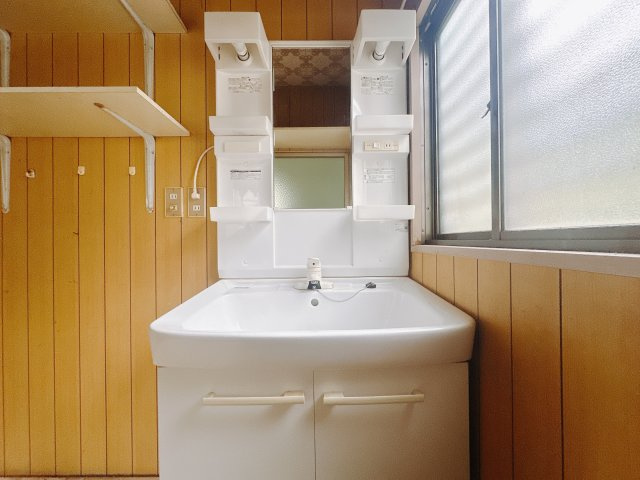 【中古戸建】北群馬郡榛東村新井　の独立洗面台|■洗面室