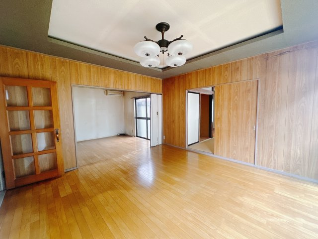 【中古戸建】北群馬郡榛東村新井　の居間・リビング|■リビング