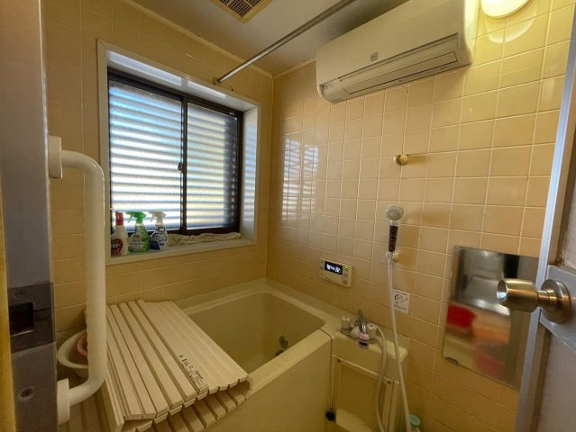 稲敷市犬塚　中古戸建の浴室