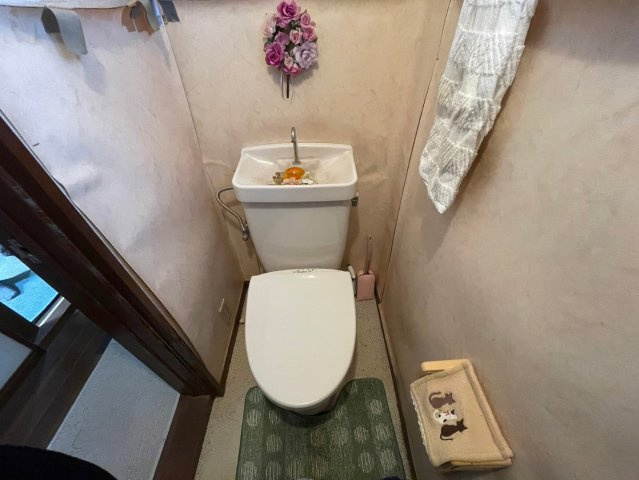稲敷市犬塚　中古戸建のトイレ