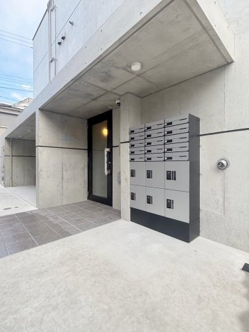 「防音マンション」ラシクラス中野弥生町のエントランス|ゆとりのあるエントランスです