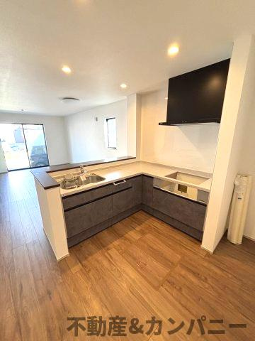 カゾクの家。立地の良いデザイン住宅。のキッチン|キッチンでお料理をお楽しみください