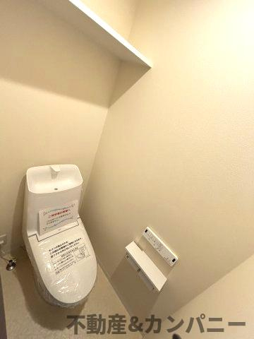 カゾクの家。立地の良いデザイン住宅。のトイレ|トイレです