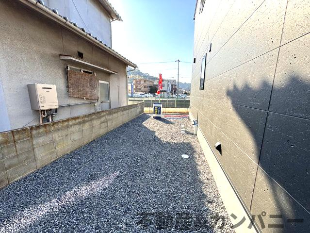 カゾクの家。立地の良いデザイン住宅。の駐車場|カースペースがあります