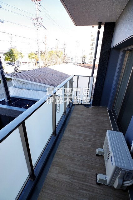 CREST TAPP黒川のバルコニー