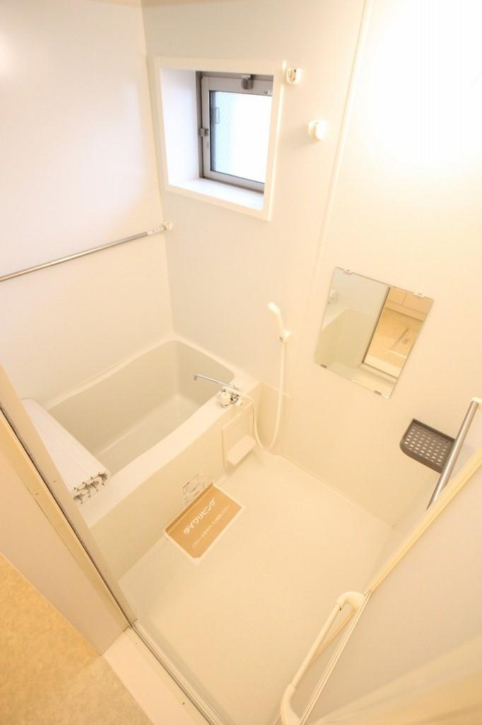 エスポワール西明石の浴室|※お部屋により仕様が異なる場合があります。