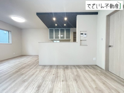 【居間・リビング】 | ワイウッドコート熊谷市石原第4期  戸建住宅 | ≪7号棟≫
現地(2025年9月撮影)