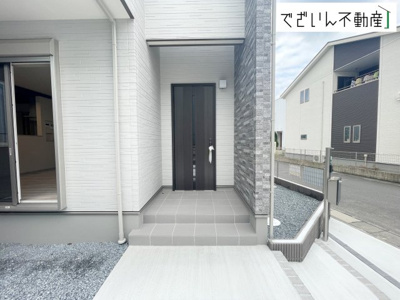 【玄関】 | ワイウッドコート熊谷市石原第4期  戸建住宅 | ≪7号棟≫
現地(2025年9月撮影)