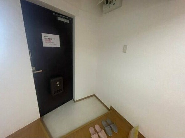 ヤカタハイツの玄関