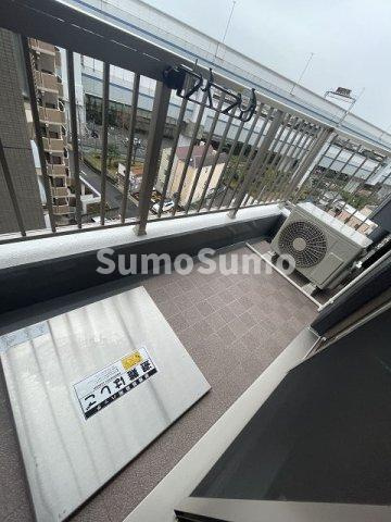 ワールドアイURBAN GATEのバルコニー|暖かな日差しのふりそそぐバルコニー