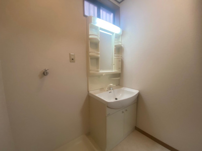 【独立洗面台】 | 浅香山町３丁　中古戸建 | 独立洗面台です