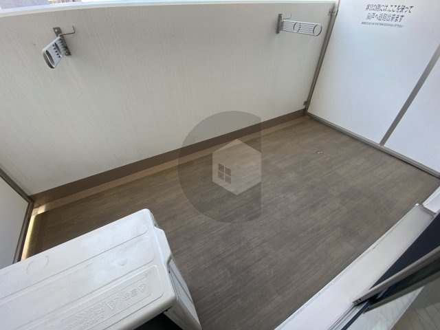 ラドゥセール荒本のバルコニー