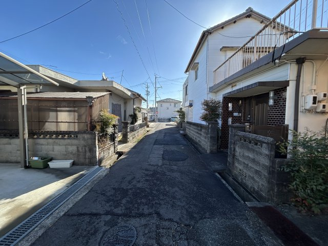 【前面道路含む現地写真】の画像