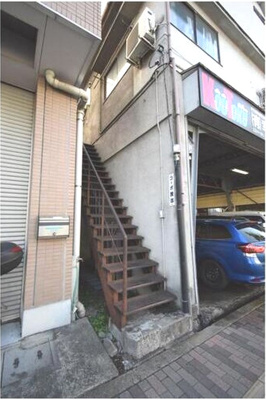 【エントランス】 | コーポ渡部 | 落ち着いたエントランスです