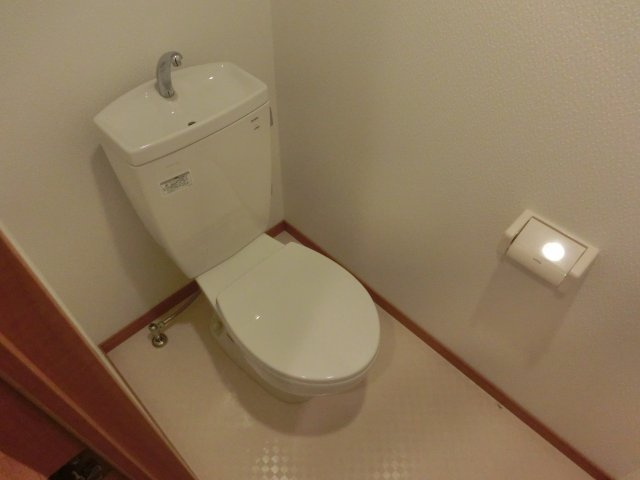 久留米市篠山町の賃貸マンションのトイレ|同タイプの別室になります