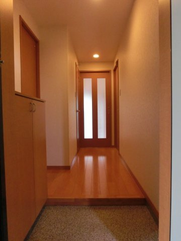 久留米市篠山町の賃貸マンションの玄関|同タイプの別部屋です。