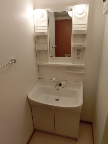 久留米市篠山町の賃貸マンションの洗面所|同タイプの別部屋です。