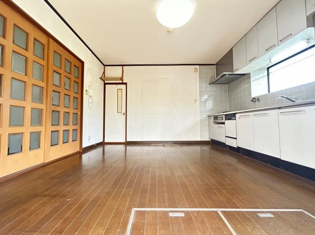 向日市物集女町北ノ口　のキッチン|広々としたDK！
お好きなテーブル・チェアを配置してコー ディネートを楽しんでください(*^-^*)