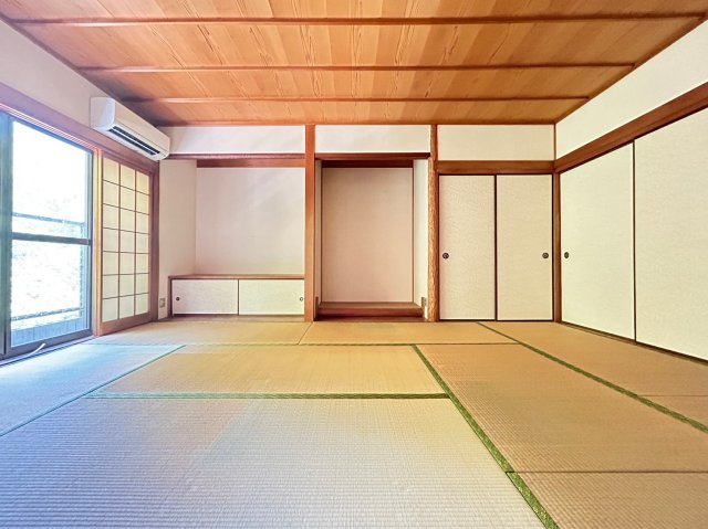 向日市物集女町北ノ口　の和室|1階 和室
床の間のある和室。来客の際は布団を敷いて来客用寝室としてもご活用いただけます。