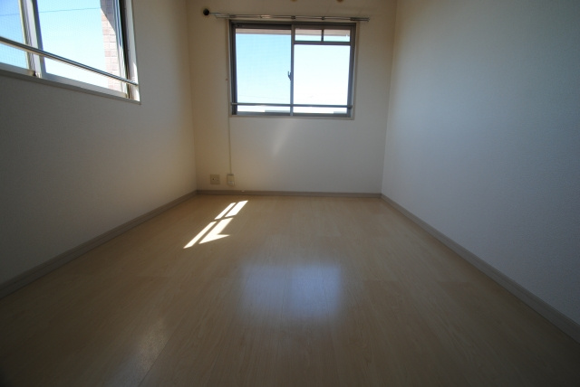 グランドゥールの寝室|内装イメージ：同物件別室